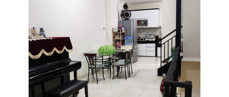 Dijual
Ruko 3 lantai  di Taman Surya 5 (dekat pasar laris), Kalideres, Jakarta Barat 1