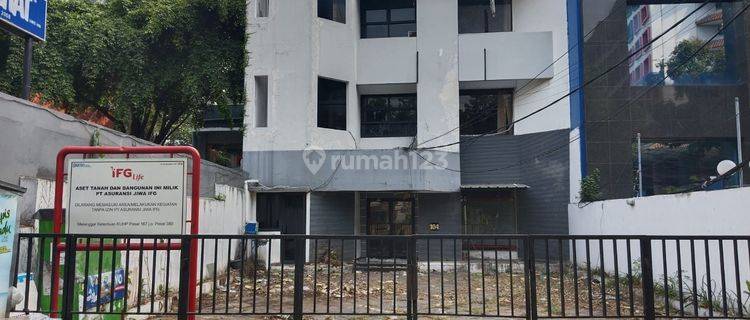 Gedung murah 3 lantai jarang ada di Jl kh wahid hasyim  1