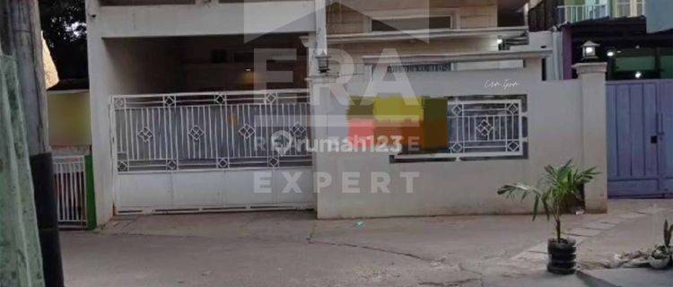 Disewakan Rumah 3 Lantai Fullfurnish Ada 2 Balkon, Jatiasih, Bekasi 1