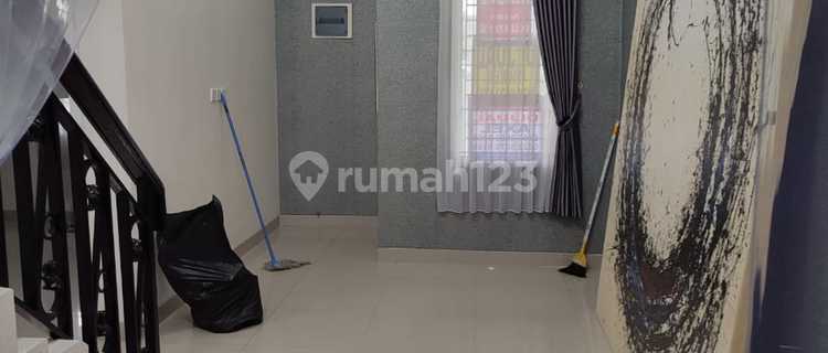 Turun Harga Jual Cepat Rumah 2 Lantai, Renov, SHM Jakarta Garden City 1