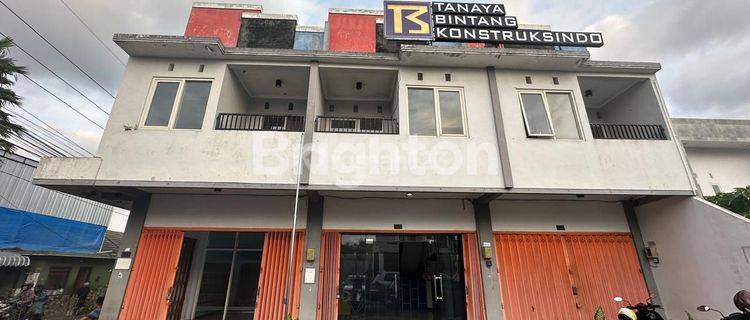 Penawaran Berapapun Dipertimbangkan ‼️BCL Jual Borongan 3 Unit Ruko 2 Lantai Siap Huni Jalan Utama Wonorejo Kota Malang  1