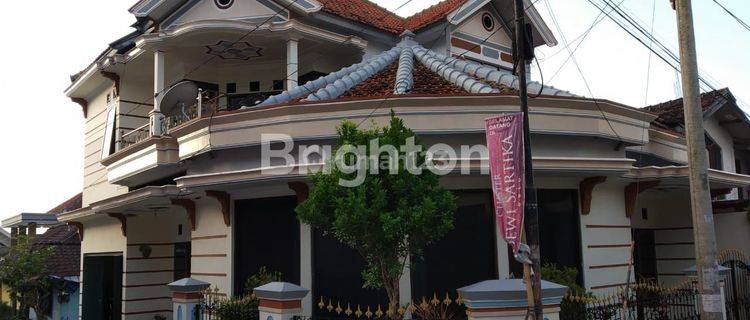 RUMAH VILLA 2 TINGKAT DI JL DEWI SARTIKA BATU 1