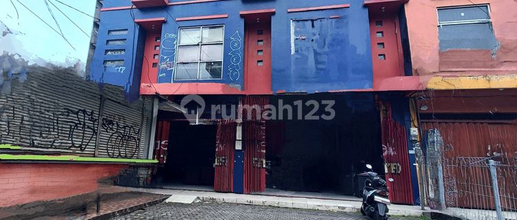 4-Storey Shop House A Step Away from Brawijaya University &amp; Suhat Polytechnic Malang 1