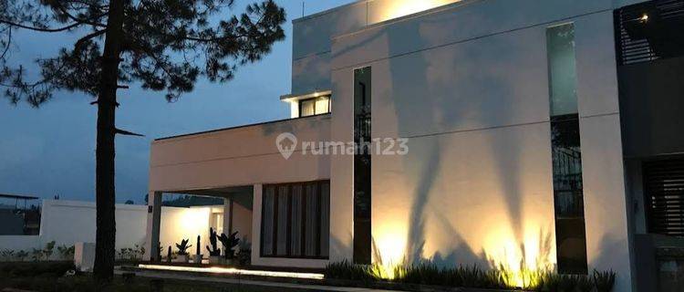 Rumah luas arsitektur modern dekat upi Setiabudi sersan bajuri 1