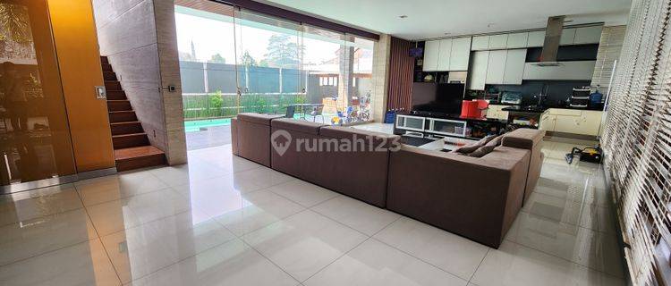 Rumah Minimalis 2 Lantai Ada Kolam Renang di Setra Duta Bandung 1