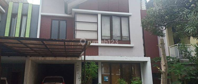 Rumah Serenade Lake Semi Furnished Dilengkapi Ruang Perpustakaan 1