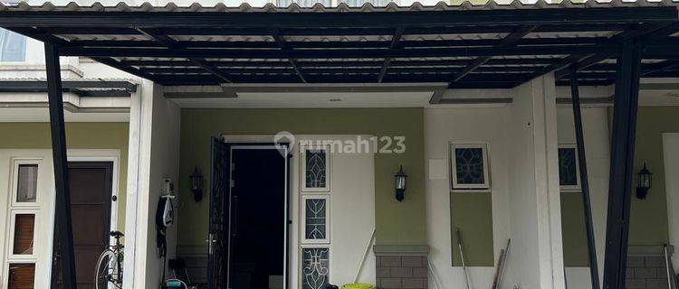 Rumah BSD THE SAVIA dengan area terbuka hijau di depan rumah 1