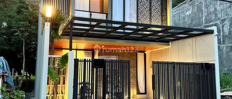 Siap Huni Plus Furnished Rumah 2 Lantai Mewah Murah Dekat Maguwo 1