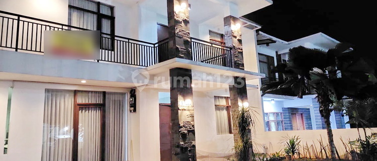 Hunian Exclusive Furnish 3 Lantai Palm Hills 1