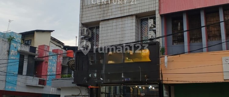 3-Storey Shop House Royal Suitable for Business in the City Center 1