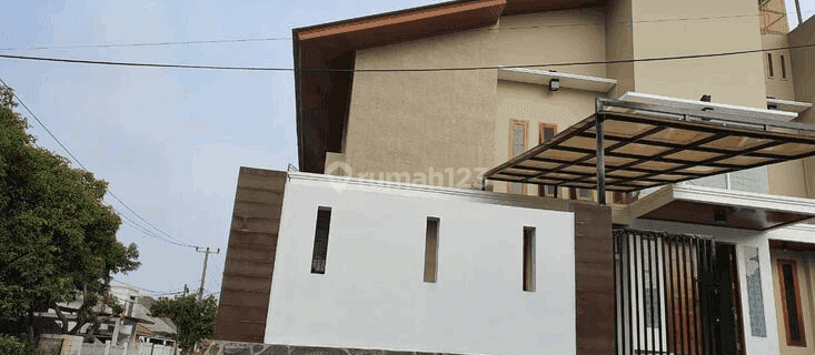 Hunian Bagus 3 Lantai Furnished Palm Hills 1