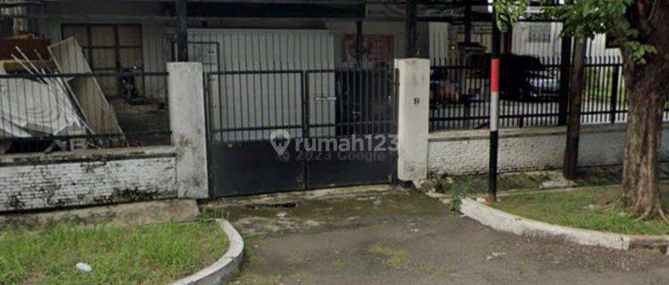 Rumah Luas Pusat Kota Surabaya Lokasi Komersial 1