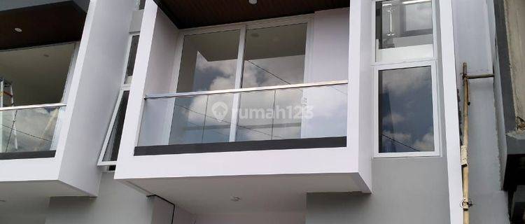 Rumah Baru di TAMAN SURYA JAKARTA BARAT 3 Lantai SHM Tenggara 1