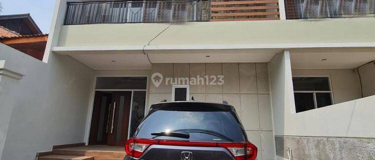 Rumah Lt 145 M2 Cempaka Putih Barat , Jakarta Pusat Murah  1