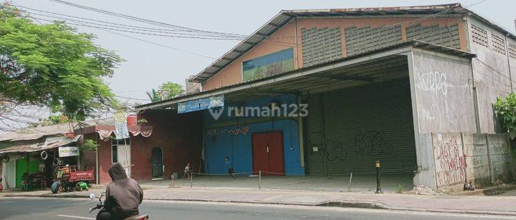 Gudang Punggir Jalan Ada Kantor Teguh 1