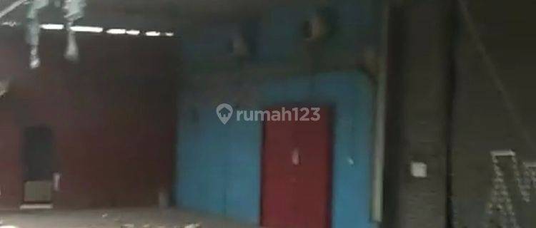 Gudang Pinggir Jalan Masuk Container Anto 1