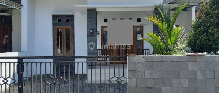 Rumah Dijual Murah Lingkungan Nyaman Jalan Kabupaten Selatan Rsa Ugm  1