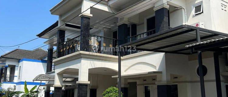 Rumah Furnish 2 Lantai Dalam Perumahan Area Jalan Wahid Hasyim Dekat Pakuwon Mall Kampus Upn 1