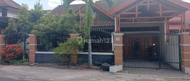 Rumah Dijual Tepi Jalan Bagus Buat Usaha Kantor Area Jalan Kabupaten Dalam Ringroad 1