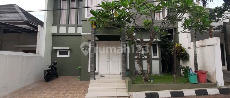 2-Story House in a Housing Complex, Fully Furnished, Ideal for Family, Easy Access Near UGM 1