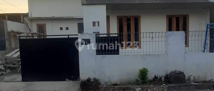 New House for Sale Rent 3 Bedrooms Area Xt Square Umbulharjo 1