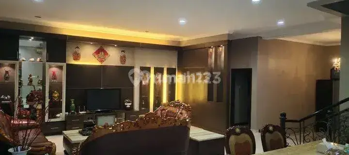 Rumah Florence Grande PIK Uk.12x25 Full Furnish, Ada Ruang Karaoke 1