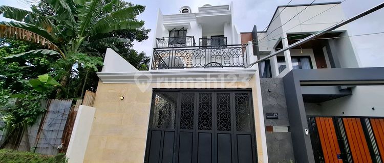 Rumah Semi Furnished Shm - Sertifikat Hak Milik Di Jakarta 1