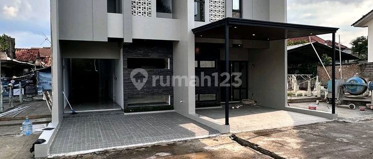 Rumah Ready Stok Harga 1.4milyar Desain Modern Di Jagakarsa Jakarta 1