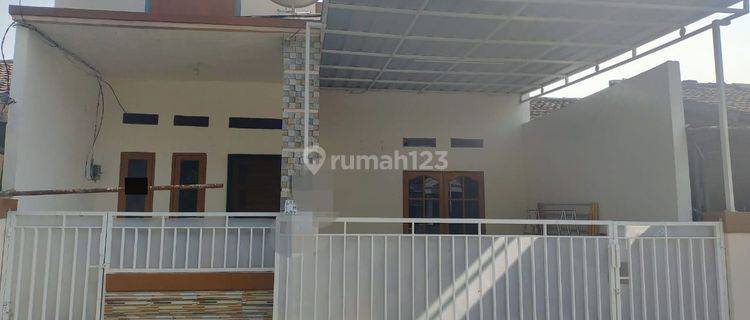 Disewa rumah tingkat minimalis di harapan indah  1