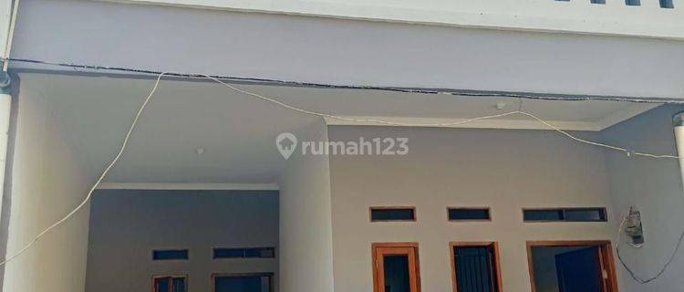 Disewa rumah tingkat dipondok ungu Bekasi  1