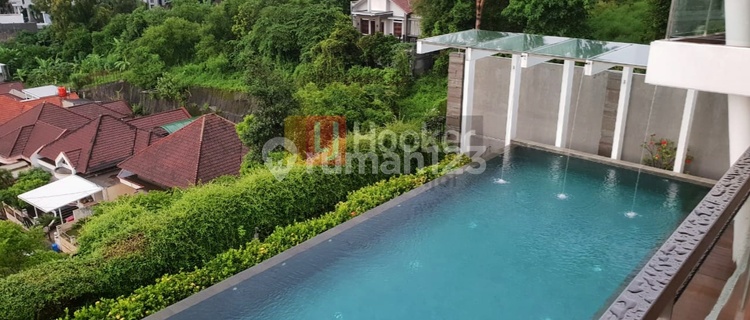 Rumah Mewah dengan Kolam Renang Pribadi @ daerah GajahMungkur dekat Akpol 1