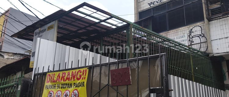 For Rent 3-Story Shop House on Jalan Besar Cipulir 1