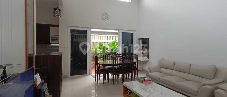 Rumah Tengah Kota Spek Mewah di Rejomulyo Semarang 1