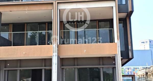 New Hook Shop Ready to Use in Kota Wisata, Cibubur, Bogor. 1