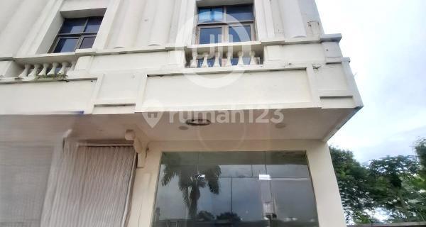 Shop House 3.5 Floors Ready to Use, Strategic Position in Alternative Cibubur, Jatikarya, Bekasi. 1