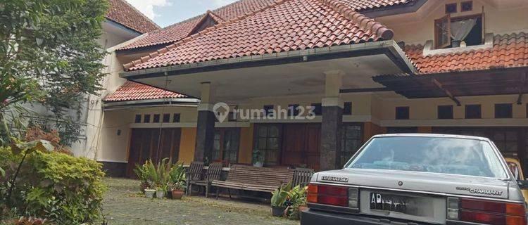 Jual Cepat Rumah di Sayap Dago 2 Lantai Taman Depan Belakang 1