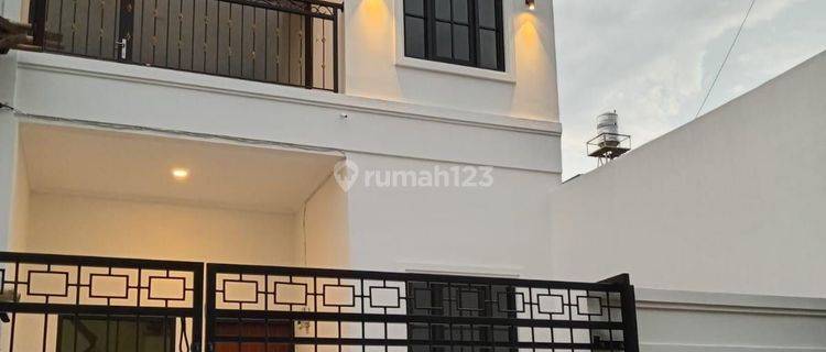 Rumah 2 Lantai di Kopo Permai Full Renovasi 1