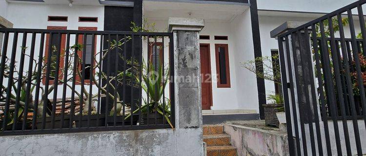 Rumah 2 Lantai di Komplek Pondok Dustira Cimahi 1