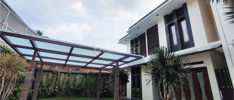 Rumah Exclusive Ada Pool Full Furnished di Ciumbuleuit Bandung 1