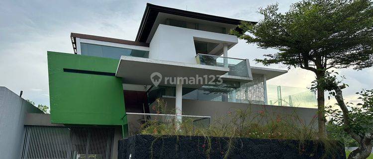 Rumah Mewah Exclusive di Kota Baru Parahyangan Bandung  1