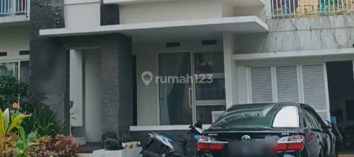 Rumah Tatar Larangtapa Kota Baru Parahyangan Kolam Renang 1