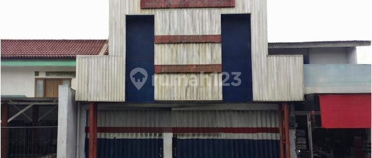 Strategic Shop House on Main Road Kadungora Garut, Price Below Market 1