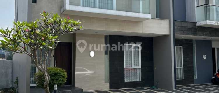 For Sale Modern Ready-to-Occupy Minimalist House Located in Sukahaji Bandung 1