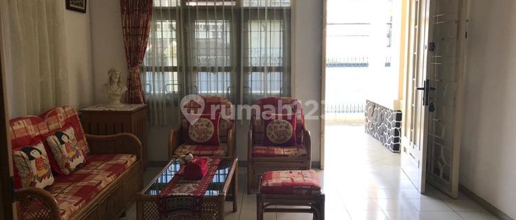 Dijual Rumah Nyaman Siap Huni Model Klasik Pusat Kota Lokasi di Jalan Sunda Bandung 1
