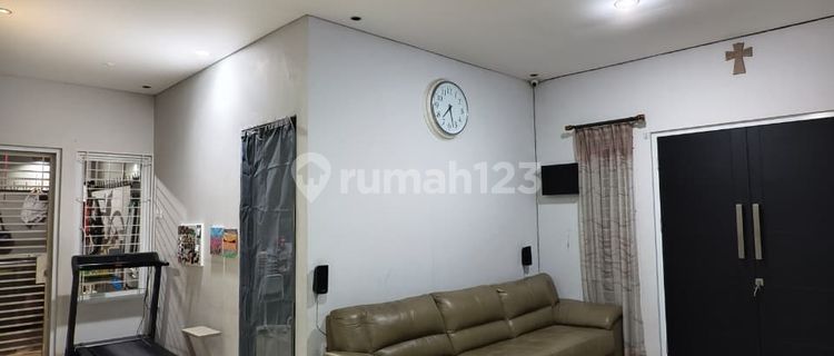 Dijual Rumah Siap Huni Posisi Hook Lokasi Strategis di Mainroad Komplek Taman Kopo Indah 2 Bandung 1