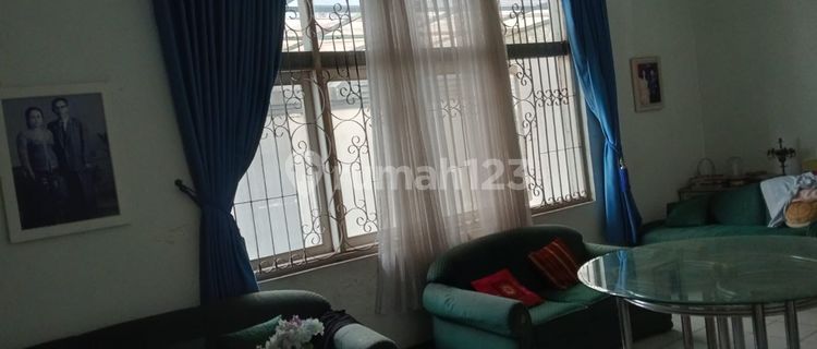 Dijual Rumah Lama Siap Huni Nyaman Lokasi Strategis di Lengkong Bandung 1