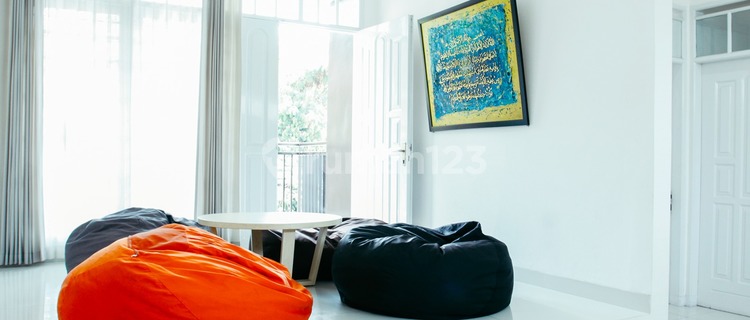 Disewakan Rumah Furnished Siap Huni Minimalis Modern Lokasi di Cipaku Bandung 1