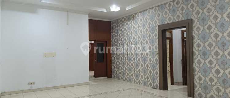 Disewakan Rumah Siap Huni Posisi Hook Lokasi Strategis di Taman Kopo Indah 3 Bandung 1