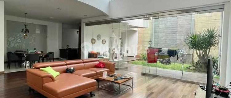 Dijual Rumah Mewah Siap Huni Semi Furnished Lokasi di Sukahaji Bandung 1