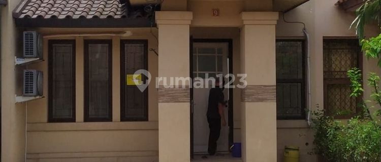 Newly Renovated House in Lippo Barat, Good, Ready to Occupy, Strategic. 1